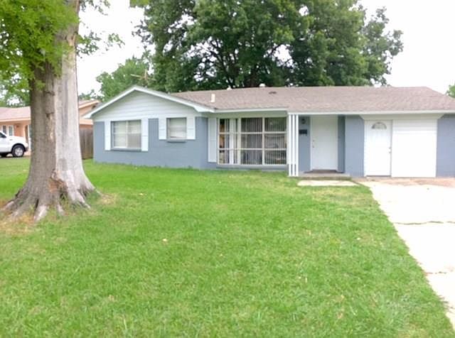 1st image of 206 Carolyn Dr
