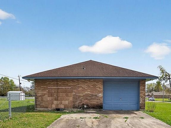 5th image of 6127 Glen Oaks Dr