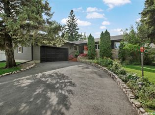 30 Yale Crescent, Saskatoon, SK S7H 3P7