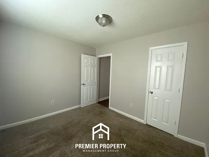 4435 Pyramid Ln — Photo 13