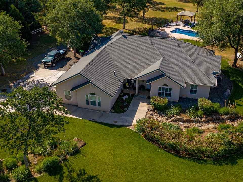 1st image of 15360 Vintage Oaks Dr
