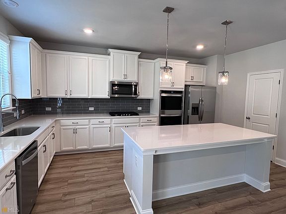 4th image of 269 Caledonia Ct