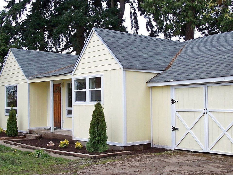 Extra large fenced lot