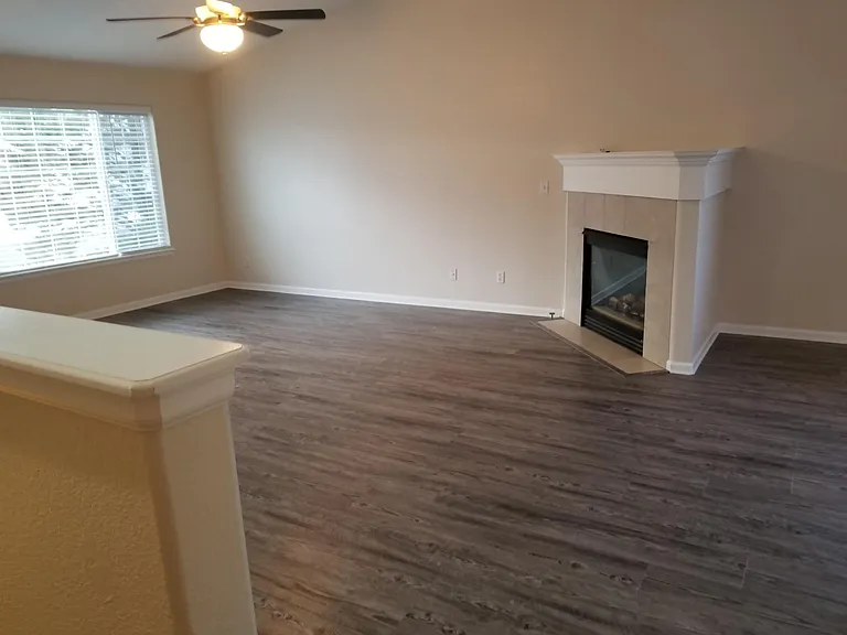 832 Pitkin Way — Photo 10