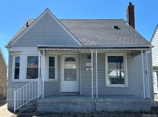 7546 Sterling St, Center Line, MI 48015