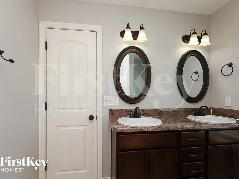 1145 Stillwood Dr — Photo 10