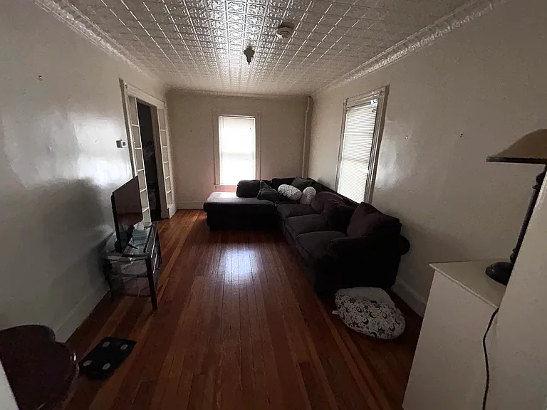 28 Washington Ave — Photo 5