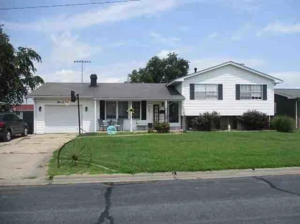 309 Charles St, Red Bud, IL 62278