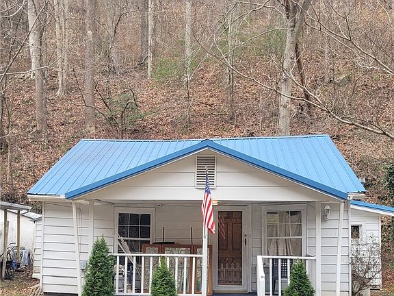 2nd image of 637 S Ruffner Rd