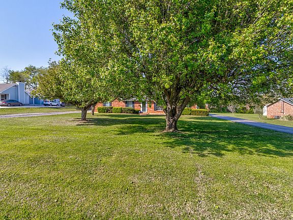 2nd image of 105 Berrywood Dr