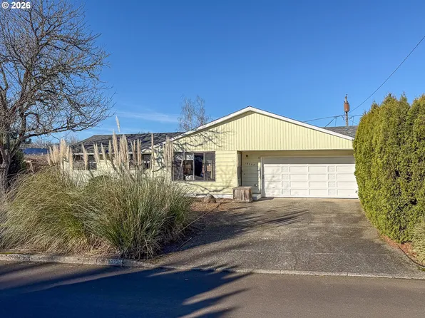 18023 SE Kelly St, Portland, OR 97236