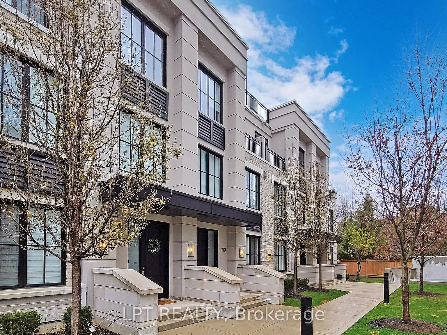 3 bed, $4,300 — Photo 1