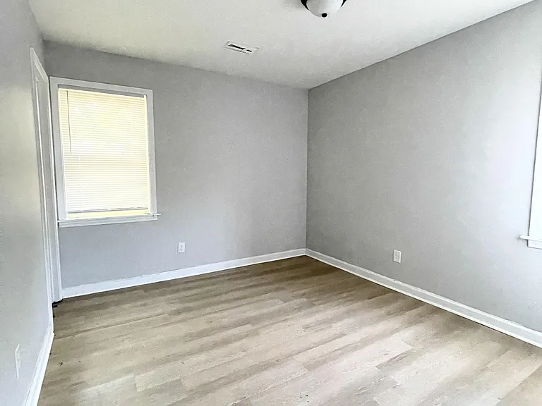 107 Loraine Dr — Photo 8