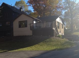 101 Siloam Ave, Fox Lake, IL 60020