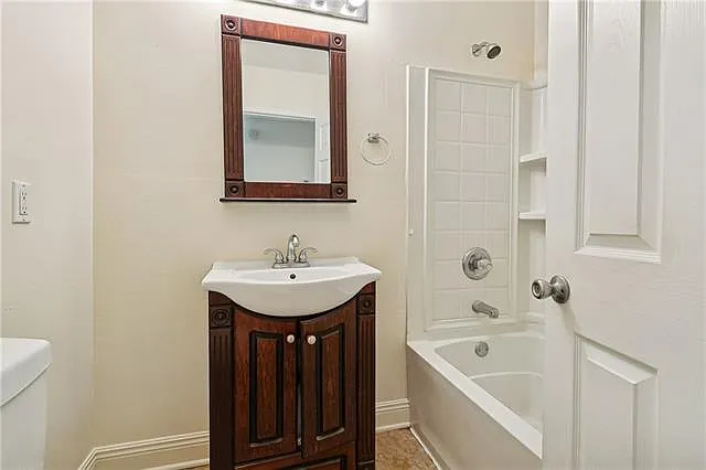 6001 Warrington Dr — Photo 10