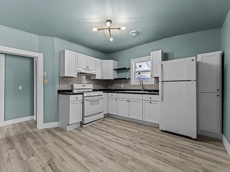 520 Ceape Ave — Photo 2