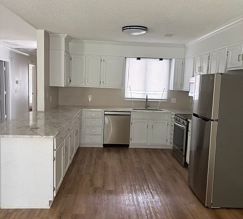 5th image of 2905 Scotsman Rd #B