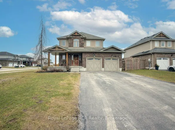 11 Green St, Mapleton, ON N0G 1P0