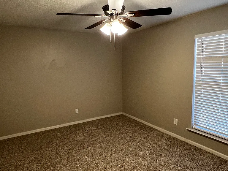 8803 Patricia Lynn Ln — Photo 20