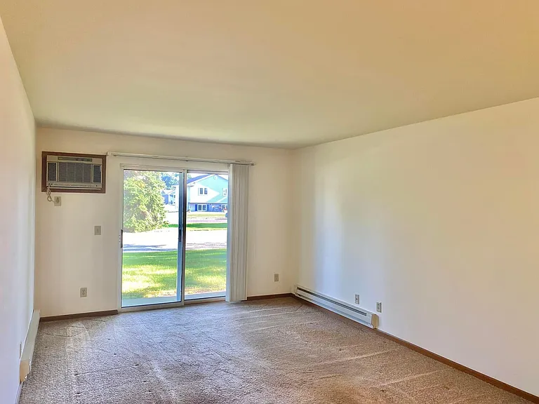 260 Germania St #16 — Photo 5