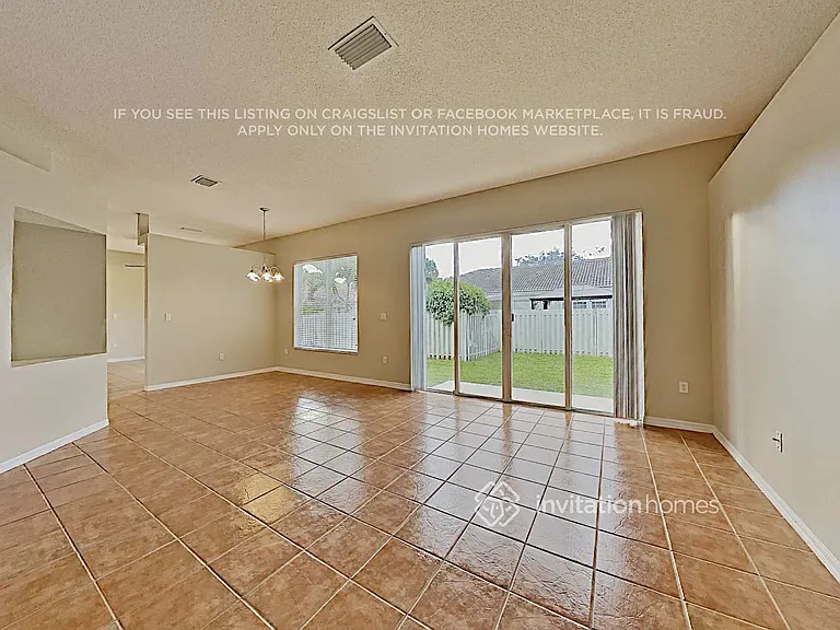 10698 SW 20th Ct — Photo 6