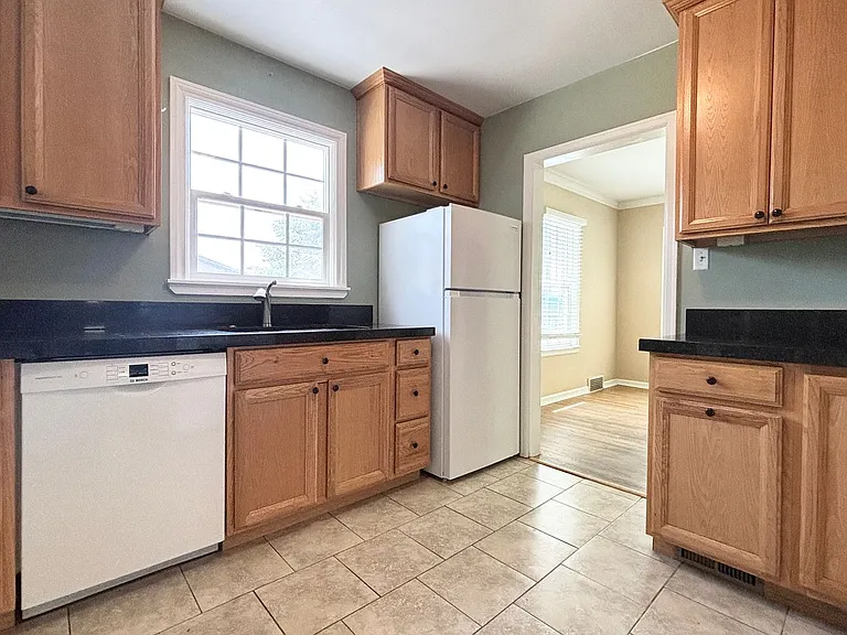 3671 S. 2300 E. — Photo 15
