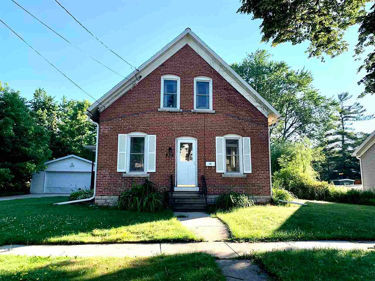 836 Elm St, De Pere, WI 54115 Zillow