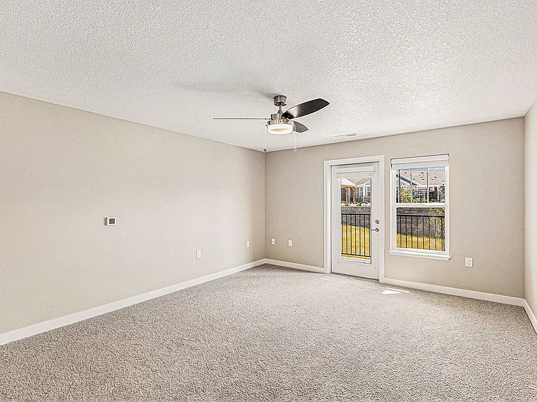 Eagle Ridge Apartment Homes — Photo 24