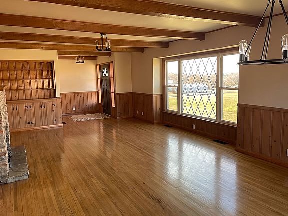 Refinished oak floors