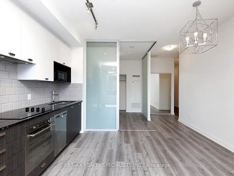 275 Village Green Sq #216 — Photo 18
