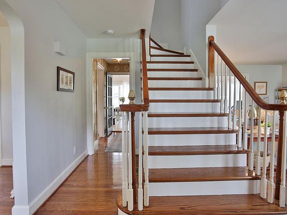 5th image of 2417 Brighton Dr