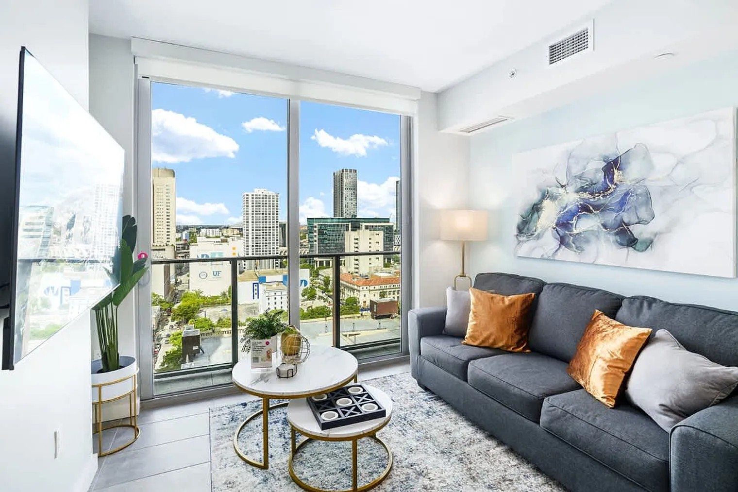 1 bed, 1.0 bath, 548 sqft, $3,022 — Photo 2