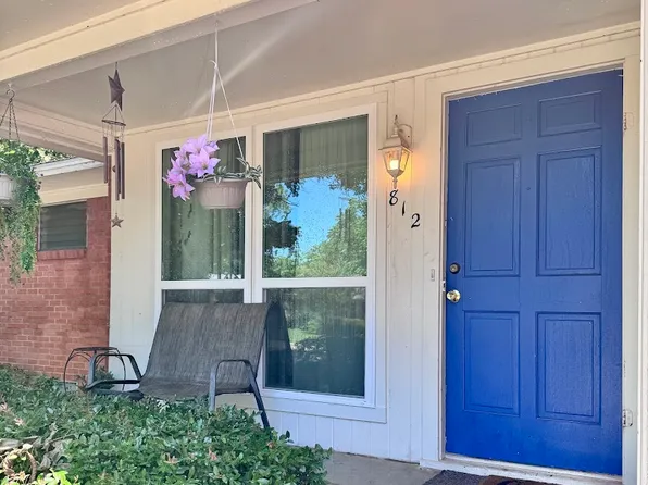 812 Laguna Dr, Denton, TX 76209