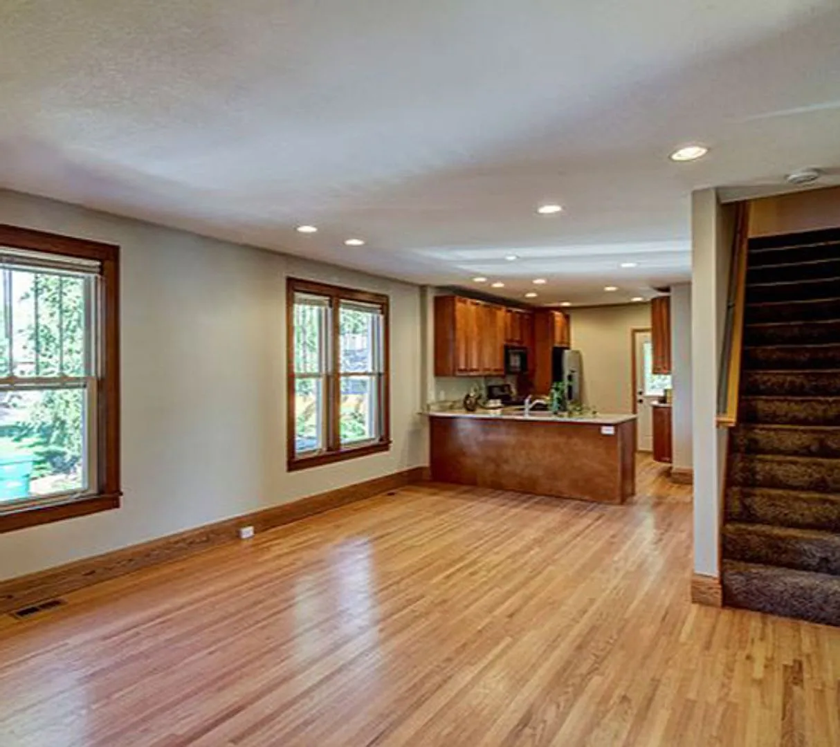 5-Bedroom, 3-Bath House Close to U of M Campus — Photo 2