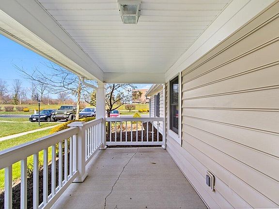 3rd image of 255 Dogwood Ln