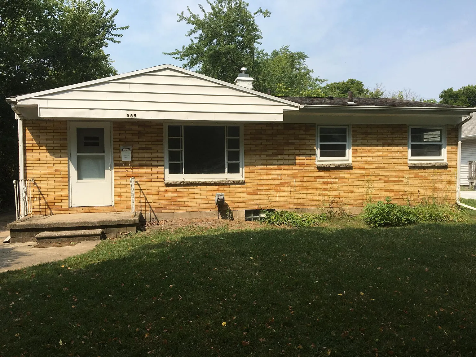 4 bed, 1099 sqft, $3,180 — Photo 1