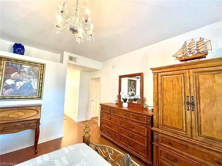 685 Windsor Sq #101 — Photo 23