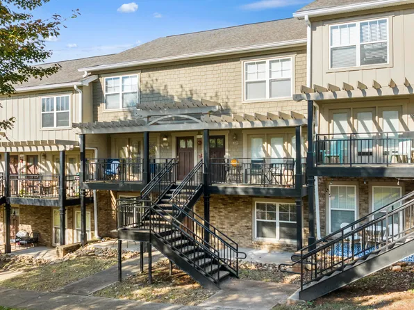 3950 Cherokee Woods Way APT 207, Knoxville, TN 37920