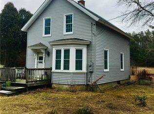 419 Church St, Wood River Junction, RI 02894