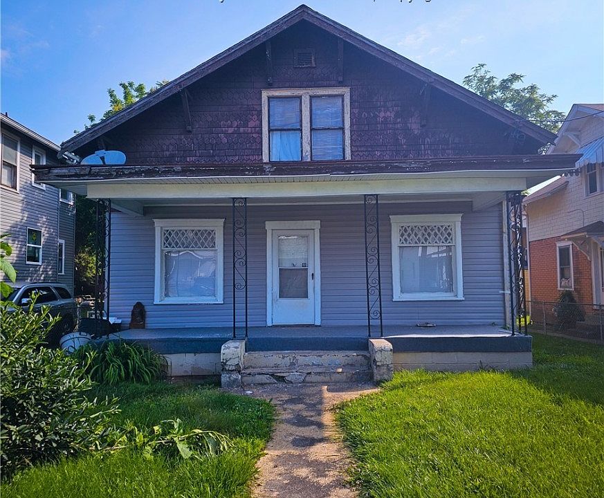 1st image of 1006 1st Ave