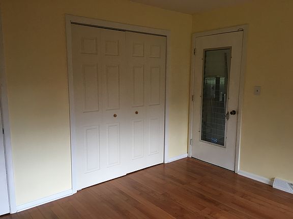 3rd image of 5076 Evergreen Dr