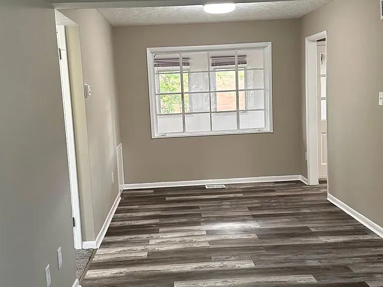 1555 Mayfair Blvd #2 — Photo 6