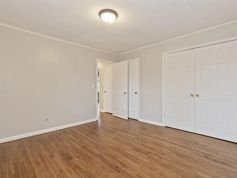 2406 S Yale Ave — Photo 18