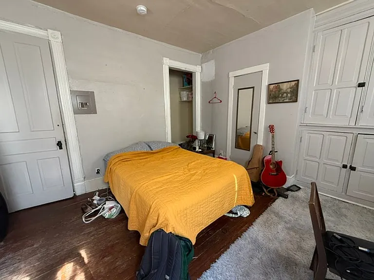 802 W Illinois St — Photo 4
