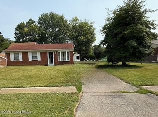 162 Ledgewood Ct, Louisville, KY 40229
