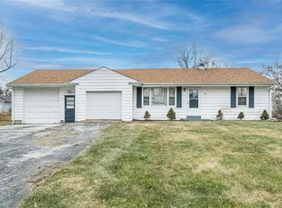 1032 Farmview Dr, Saint Louis, MO 63138