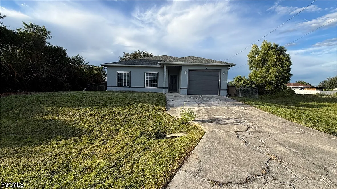 3 bed, 2.0 bath, 1379 sqft, $1,650 — Photo 1