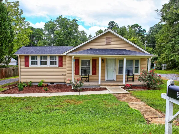 218 Blacksnake Rd, Stanley, NC 28164