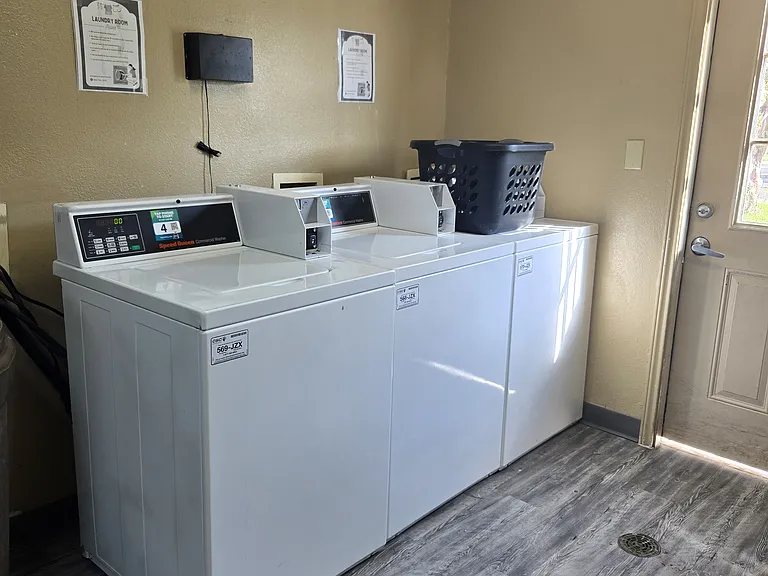 Sun Meadow Apartments — Photo 8