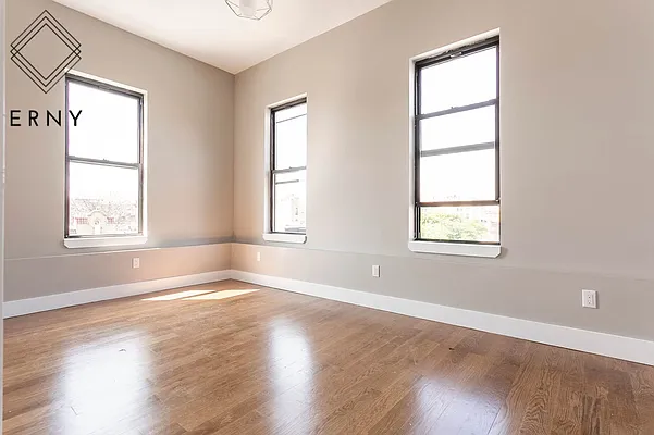 Rented by ERNY LLC | media 10